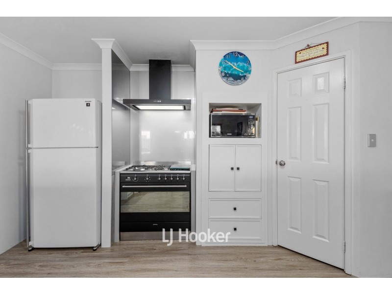 8 Avon Gardens, Millbridge WA 6232