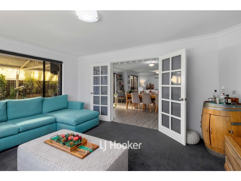 8 Avon Gardens, Millbridge WA 6232