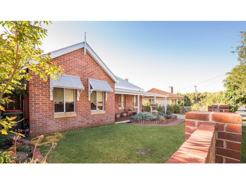 19 Dixon Street, Carey Park WA 6230