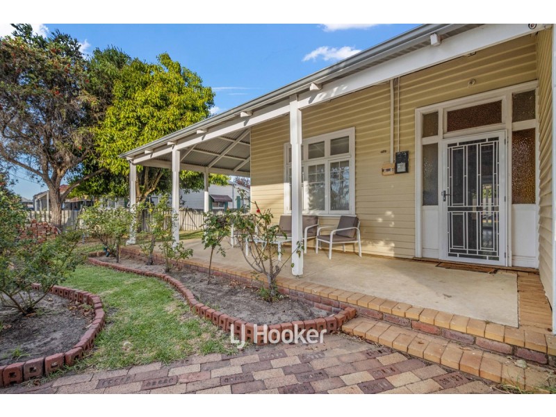 27 The Crescent, Brunswick WA 6224