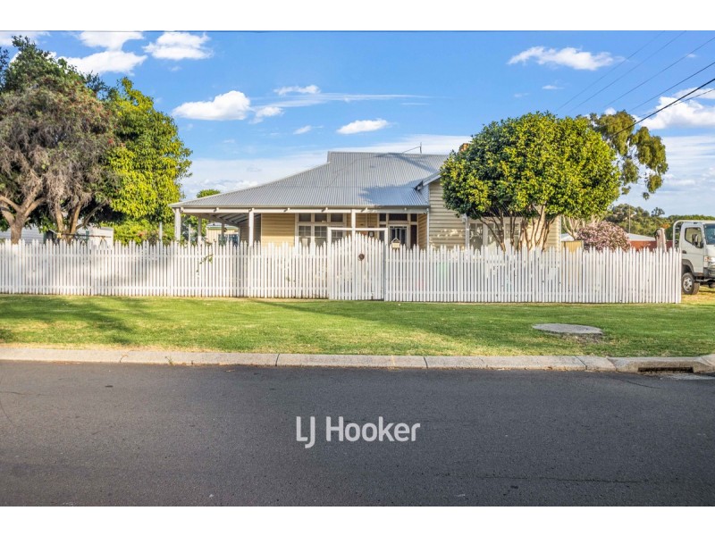 27 The Crescent, Brunswick WA 6224