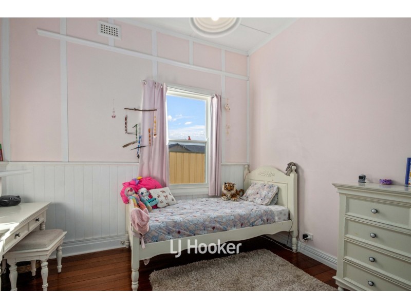 27 The Crescent, Brunswick WA 6224