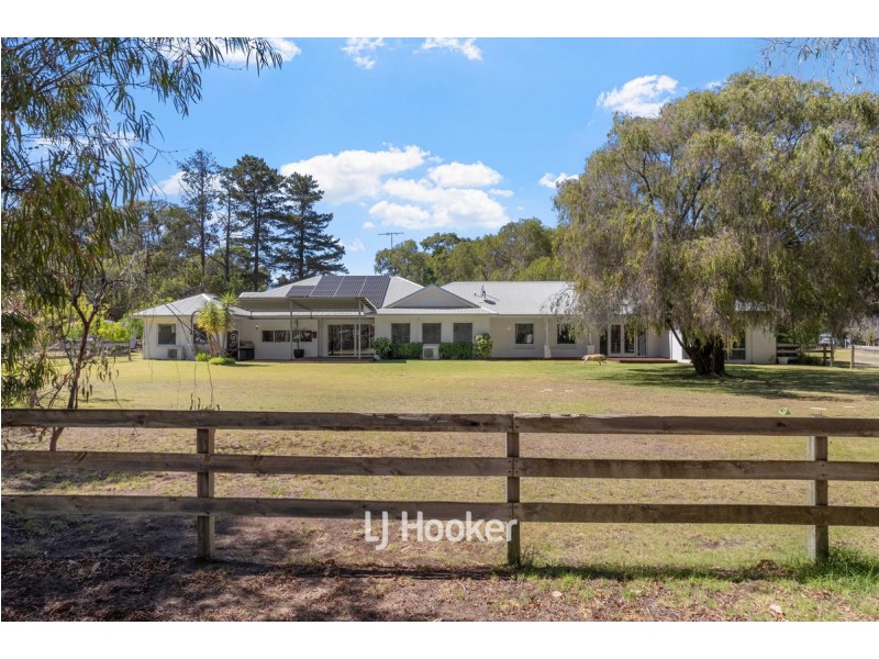 24 Treloar Road, Stirling Estate WA 6271