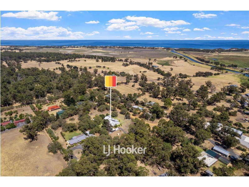 24 Treloar Road, Stirling Estate WA 6271