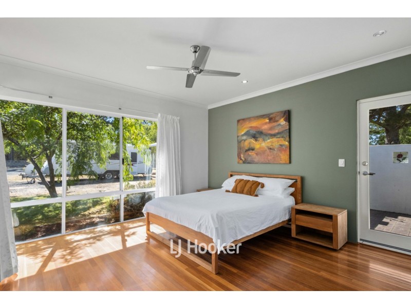 24 Treloar Road, Stirling Estate WA 6271