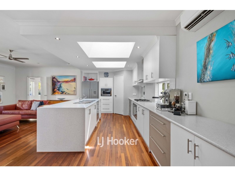 24 Treloar Road, Stirling Estate WA 6271