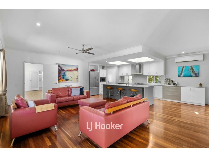 24 Treloar Road, Stirling Estate WA 6271