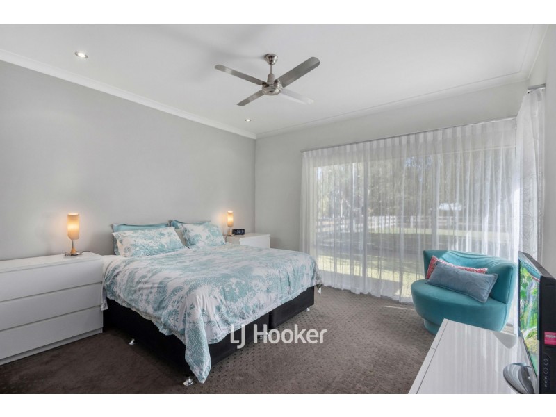 24 Treloar Road, Stirling Estate WA 6271