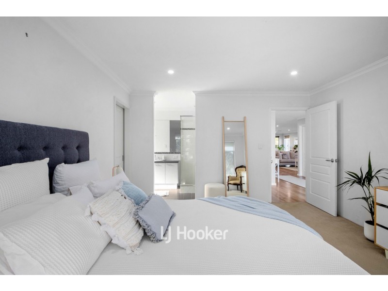 8 Claymore Loop, Dalyellup WA 6230