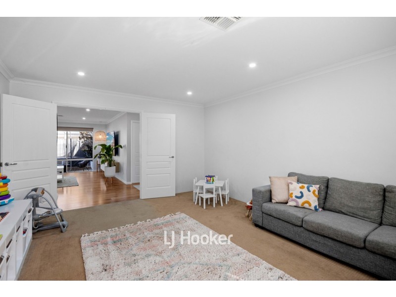 8 Claymore Loop, Dalyellup WA 6230