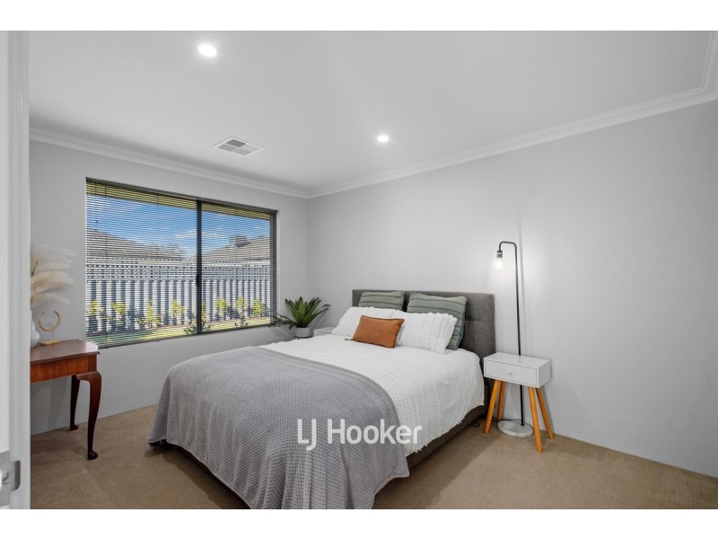 8 Claymore Loop, Dalyellup WA 6230