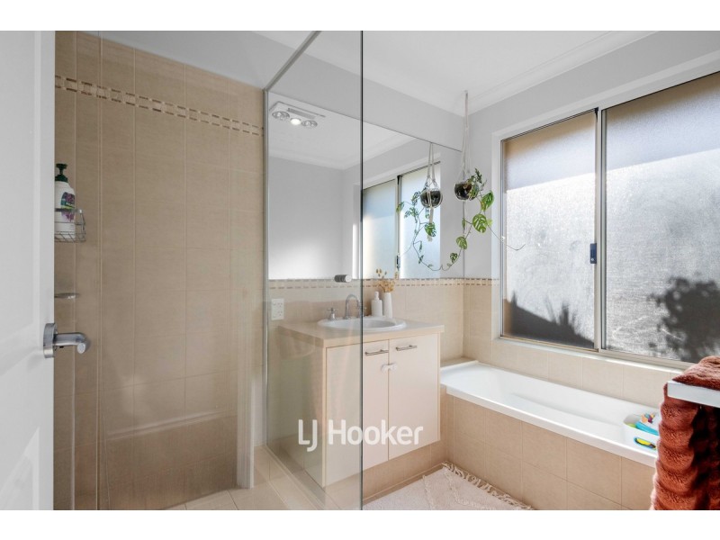 8 Claymore Loop, Dalyellup WA 6230