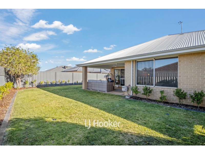 8 Claymore Loop, Dalyellup WA 6230