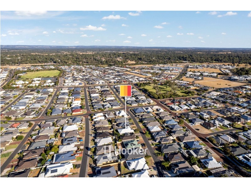 8 Claymore Loop, Dalyellup WA 6230