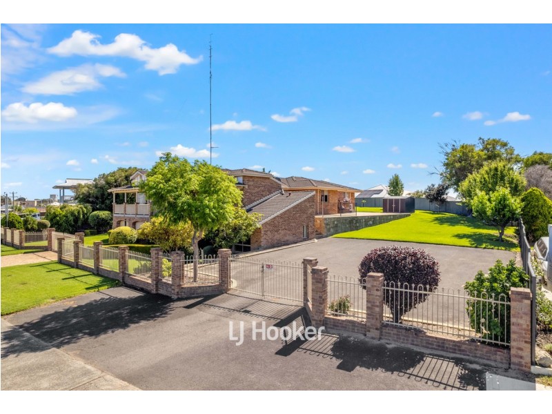 26 & 28 Barnes Avenue, Australind WA 6233