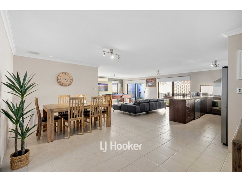 17 Chamberlain Grove, Millbridge WA 6232