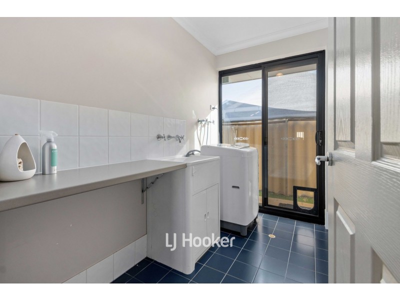 17 Chamberlain Grove, Millbridge WA 6232