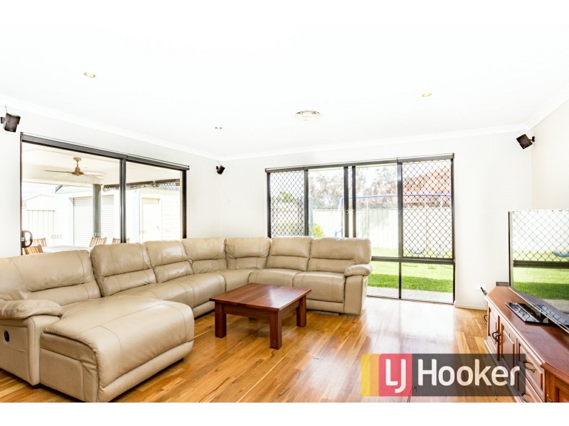 11 Tanzanite Road, Australind WA 6233