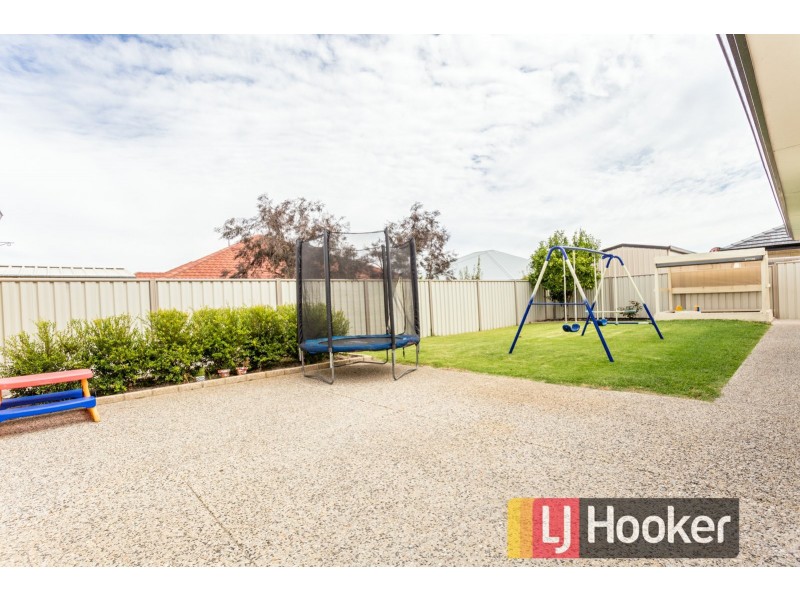 11 Tanzanite Road, Australind WA 6233