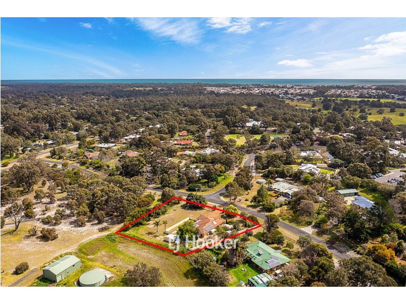 14 Hawkins Drive, Gelorup WA 6230