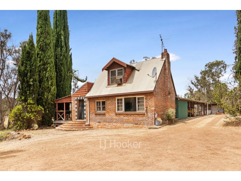 708 Yourdamung Road, Palmer WA 6225