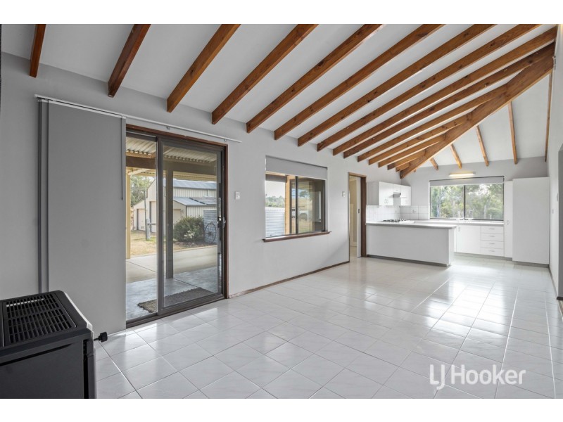 16 Wooding Road, Mcalinden WA 6225
