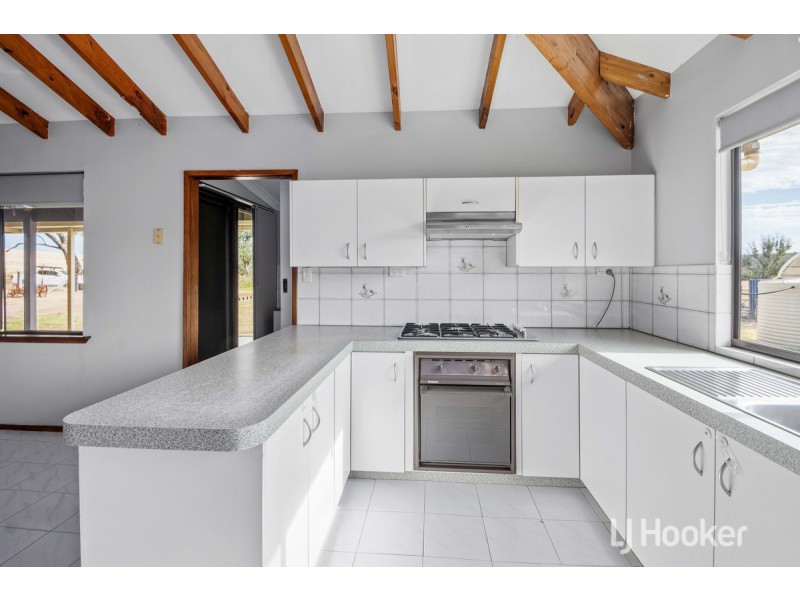 16 Wooding Road, Mcalinden WA 6225