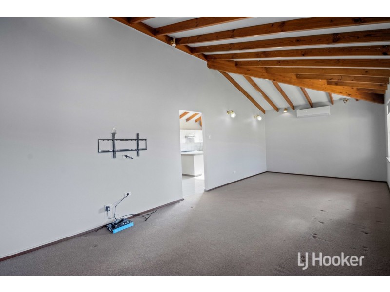 16 Wooding Road, Mcalinden WA 6225