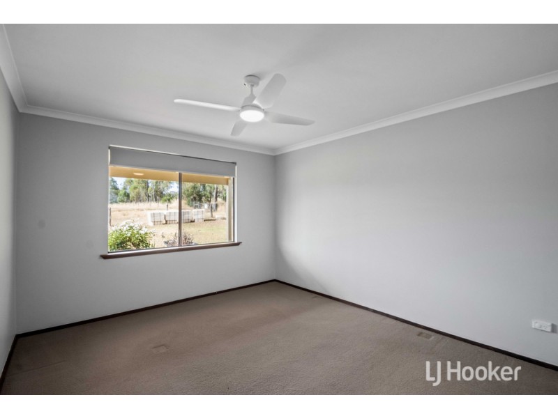 16 Wooding Road, Mcalinden WA 6225