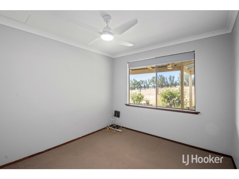 16 Wooding Road, Mcalinden WA 6225