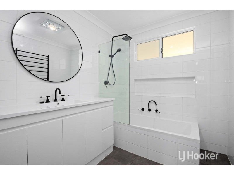 16 Wooding Road, Mcalinden WA 6225