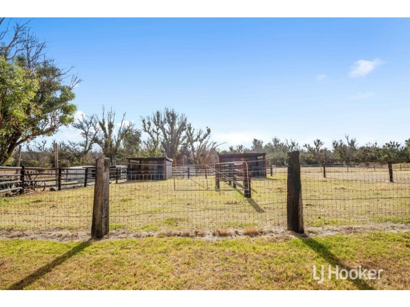 16 Wooding Road, Mcalinden WA 6225