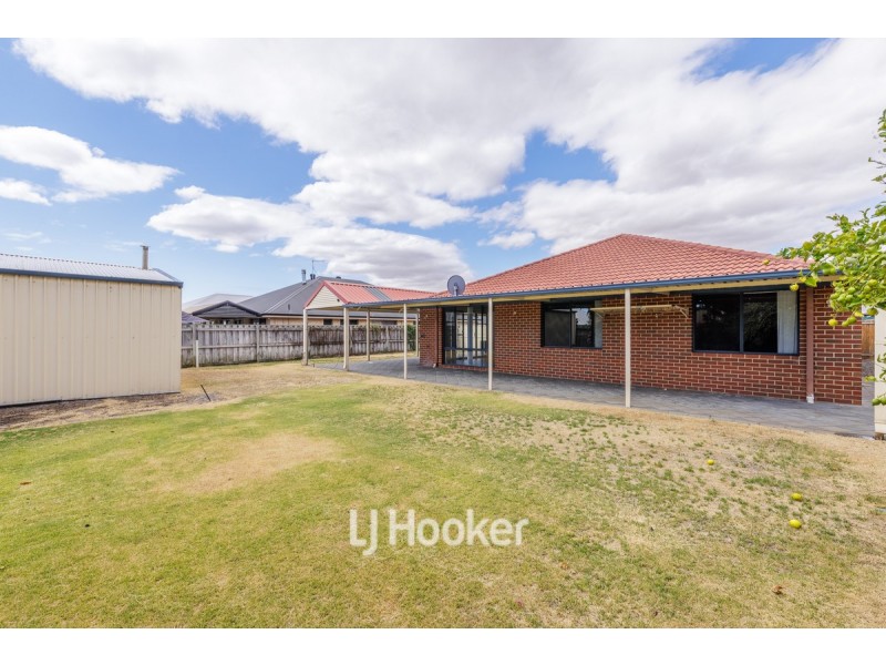 100 Barton Drive, Australind WA 6233