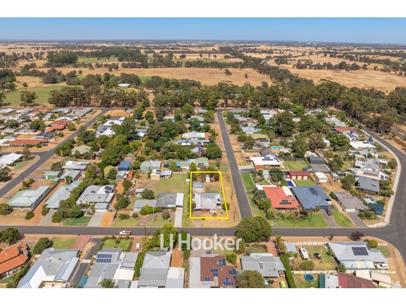 7 Clarke Street, Burekup WA 6227