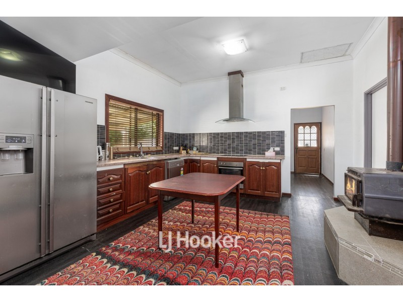7 Clarke Street, Burekup WA 6227