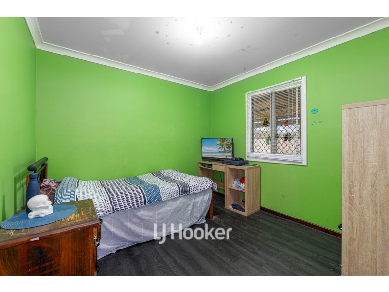 7 Clarke Street, Burekup WA 6227