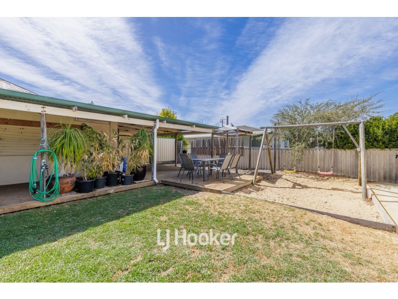 7 Clarke Street, Burekup WA 6227