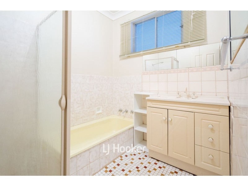 16 Hutchinson Road, Burekup WA 6227