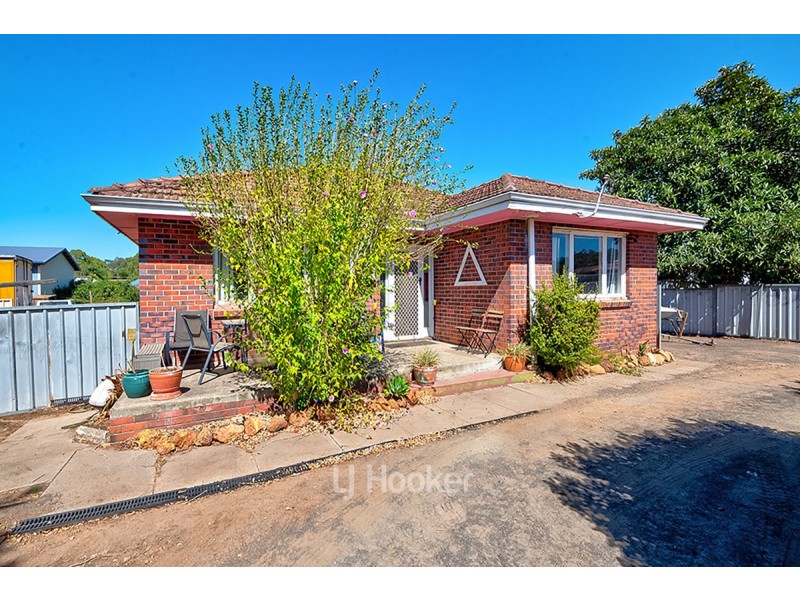 5 Moira Road, Collie WA 6225