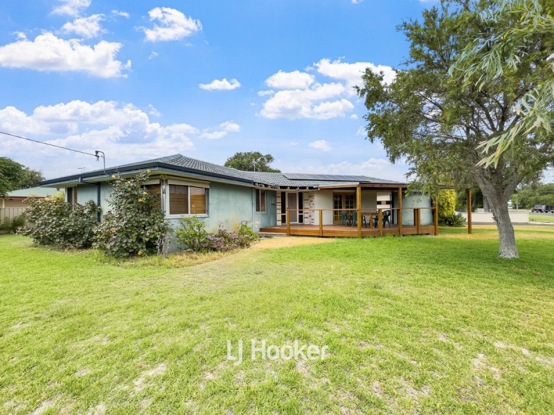 13 Lockhart Street, Broadwater WA 6280