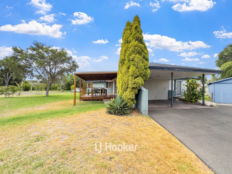 13 Lockhart Street, Broadwater WA 6280