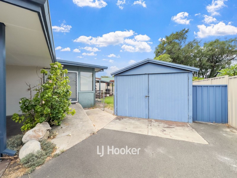 13 Lockhart Street, Broadwater WA 6280