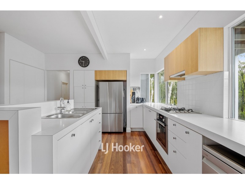24 Junee Place, Yallingup Siding WA 6282