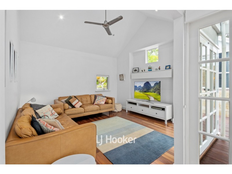 24 Junee Place, Yallingup Siding WA 6282