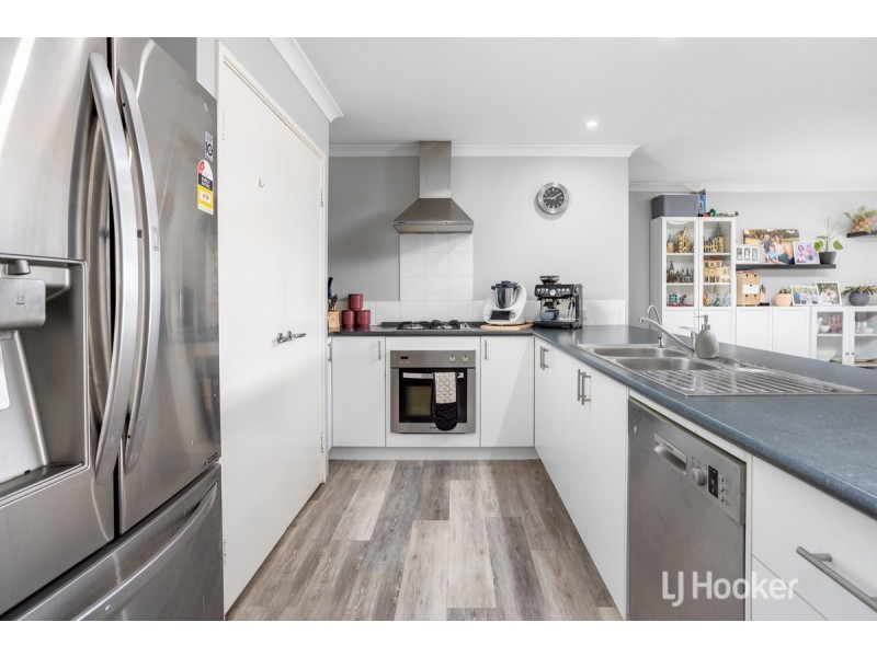 4 Sadler Circuit, Australind WA 6233