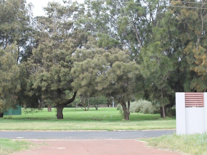 17 Hayward St, South Bunbury WA 6230