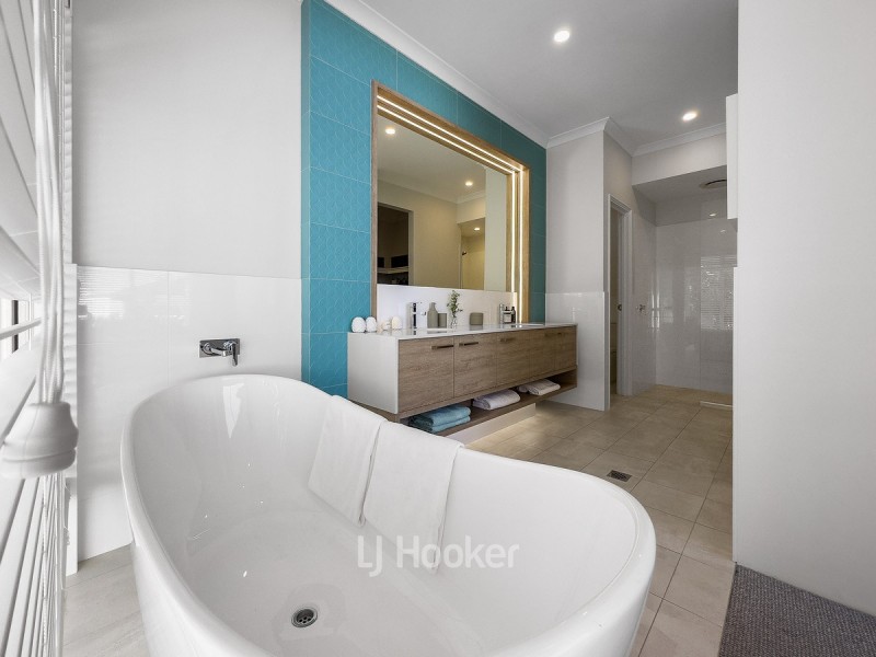 11 Chamaeleon Approach, Australind WA 6233