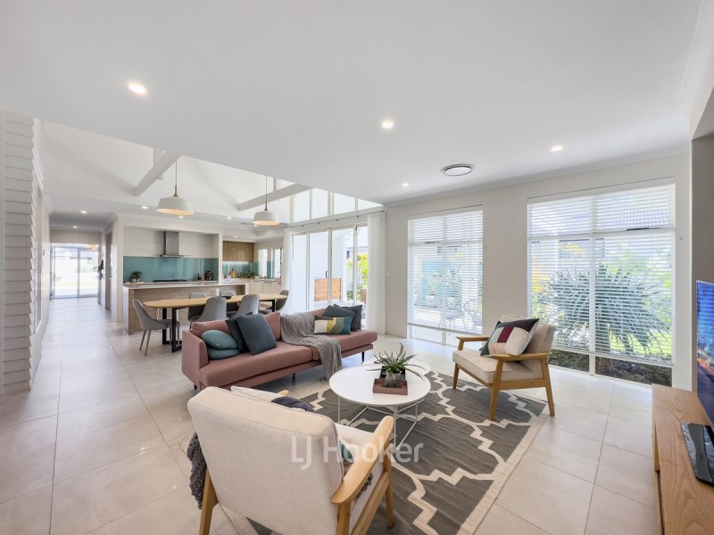 11 Chamaeleon Approach, Australind WA 6233