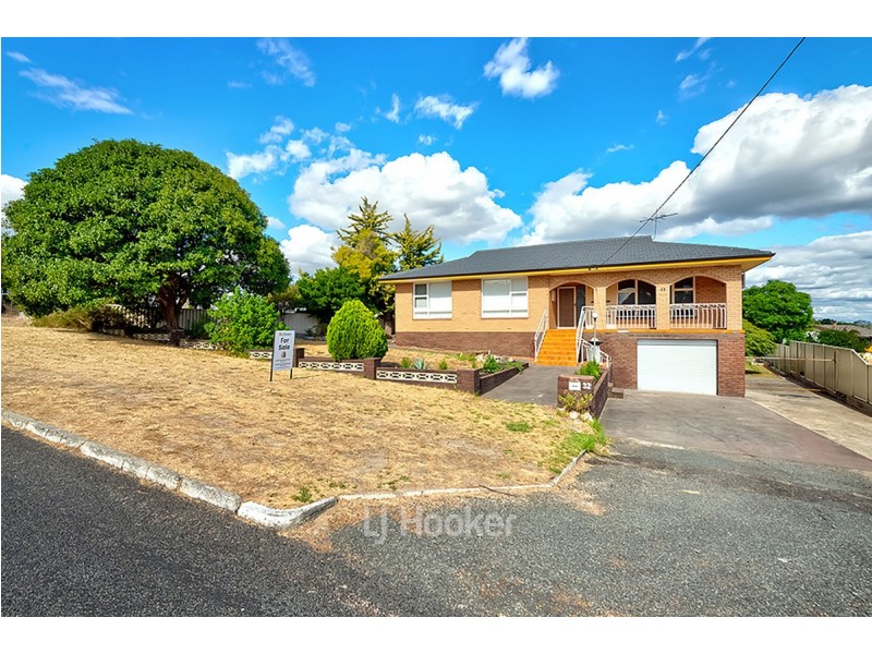 32 Bucktin Street, Collie WA 6225