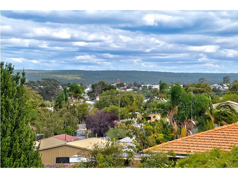 32 Bucktin Street, Collie WA 6225